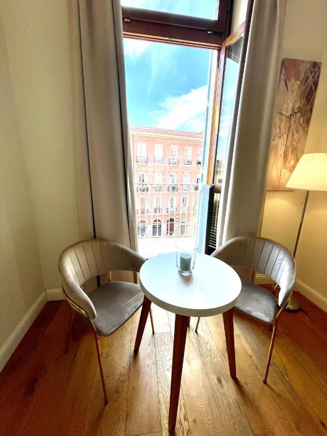 Deluxe Double or Twin Room City View