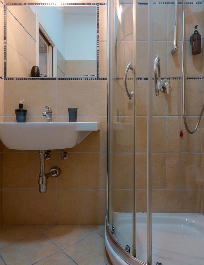 Double Room Private Bathroom