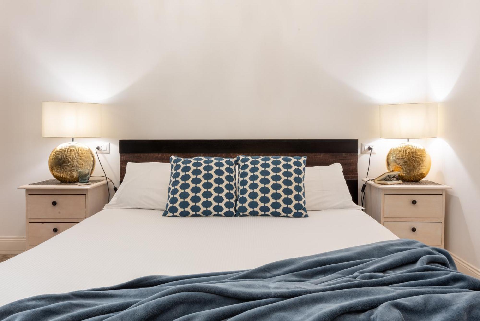 Deluxe Double Room,669281835:JPEG