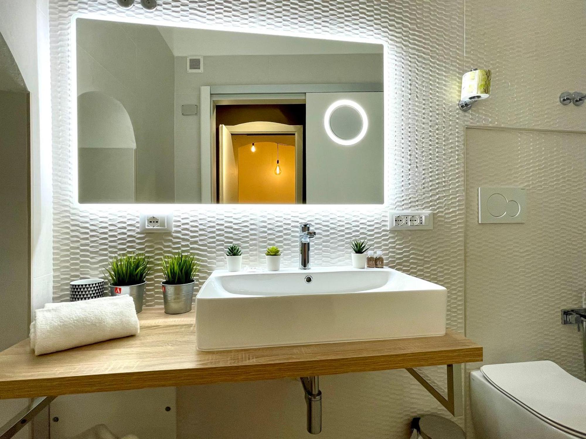 Double Room with Private External Bathroom