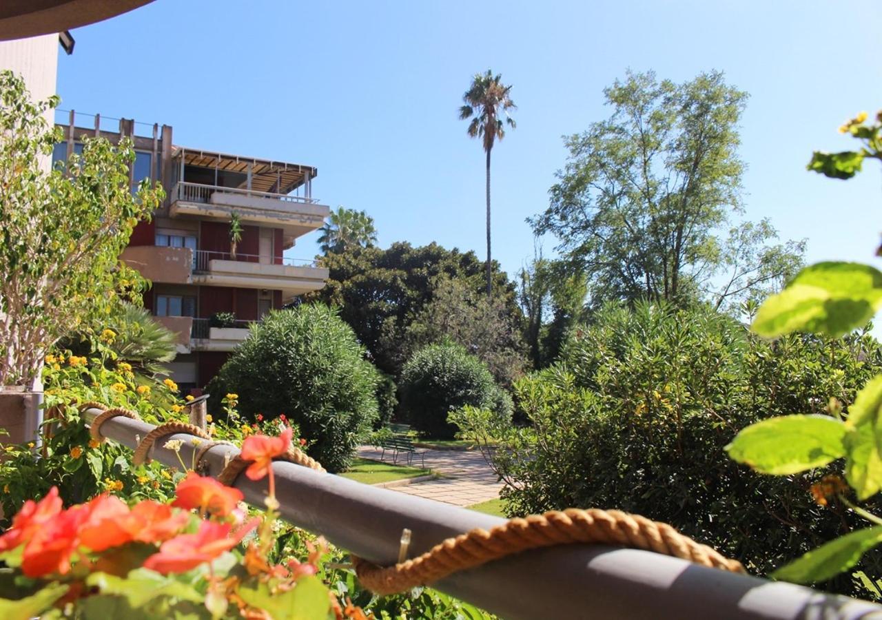 Deluxe Double Room with Garden View