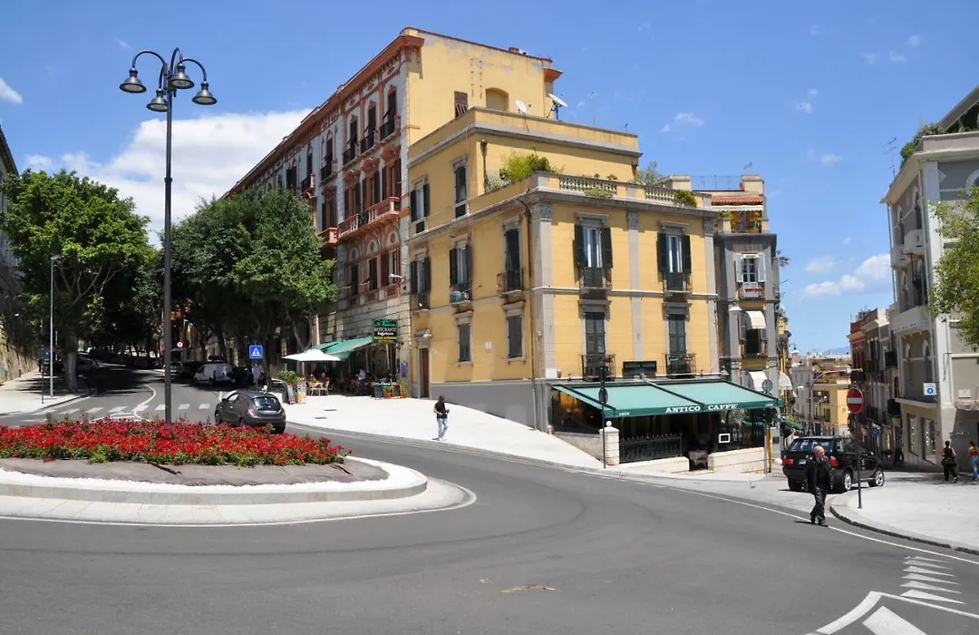 Eva Luxury Rooms Cagliari-1