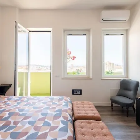 Eleventh Floor Suites-3