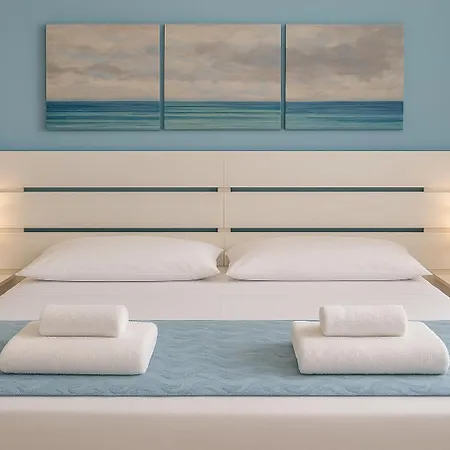 Iris Rooms-3